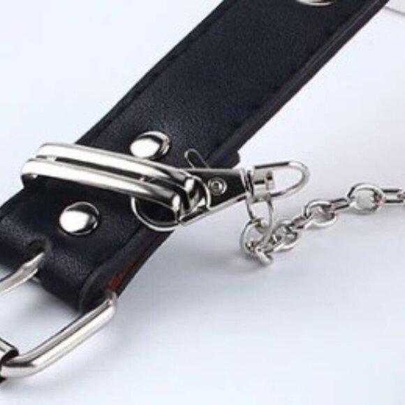 Bondage Necklace with Snake Pendant & additional Punk Waistbelt - Picture 5 of 5
